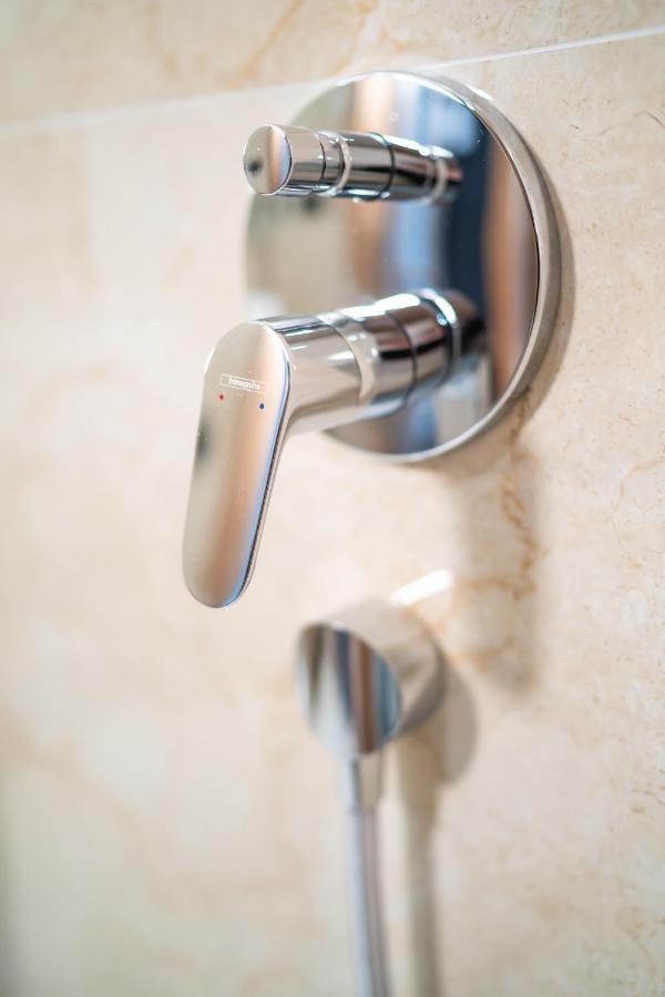 Lux Apartman V Hoteli Akvamarin Bešeňová Exteriör bild